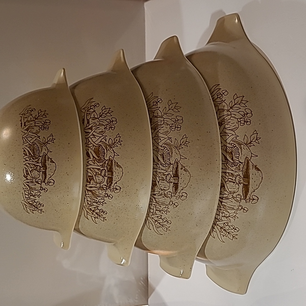 (#1) Vintage Pyrex forest fancies mushrooms 444-4qt. 443-2.5l. 442-1.5l. 441…